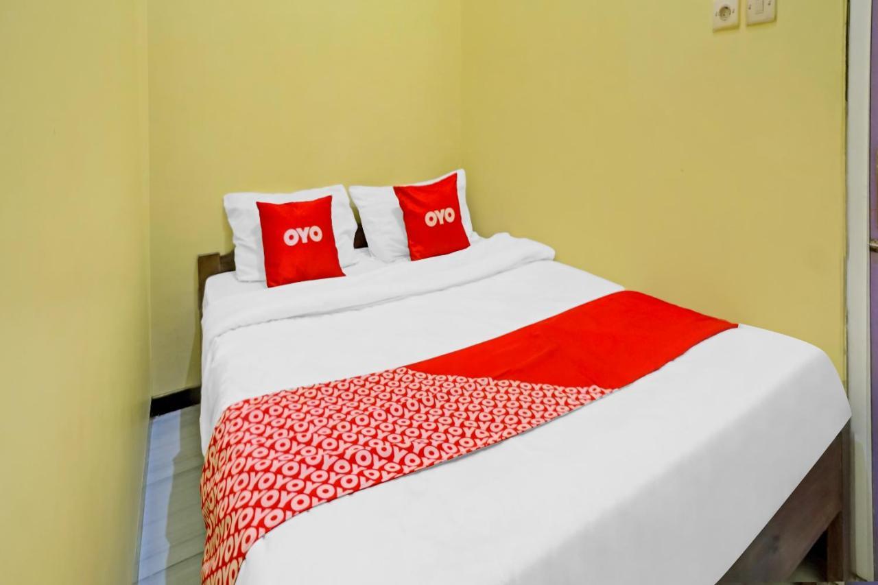 Oyo 3298 Bromo Guest House Family Malang Exterior photo