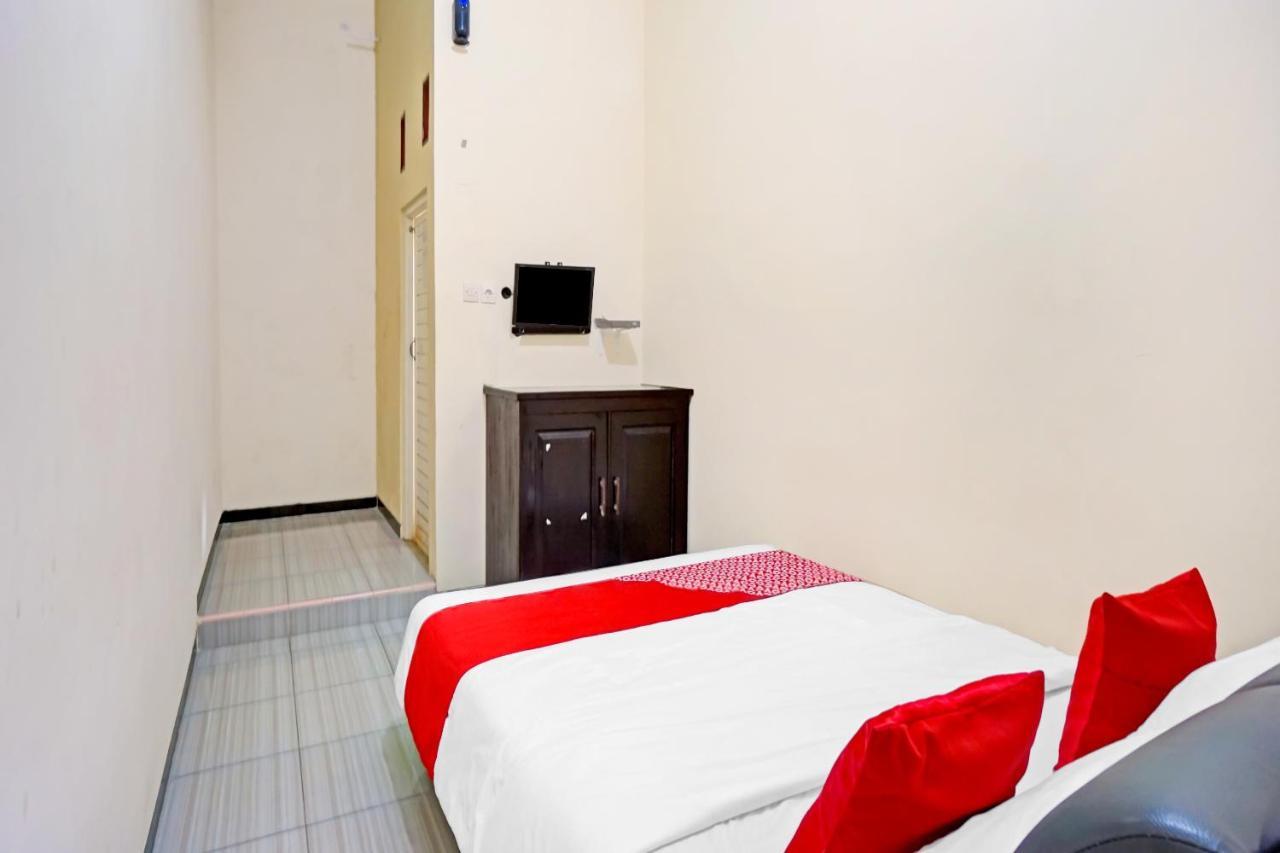 Oyo 3298 Bromo Guest House Family Malang Exterior photo